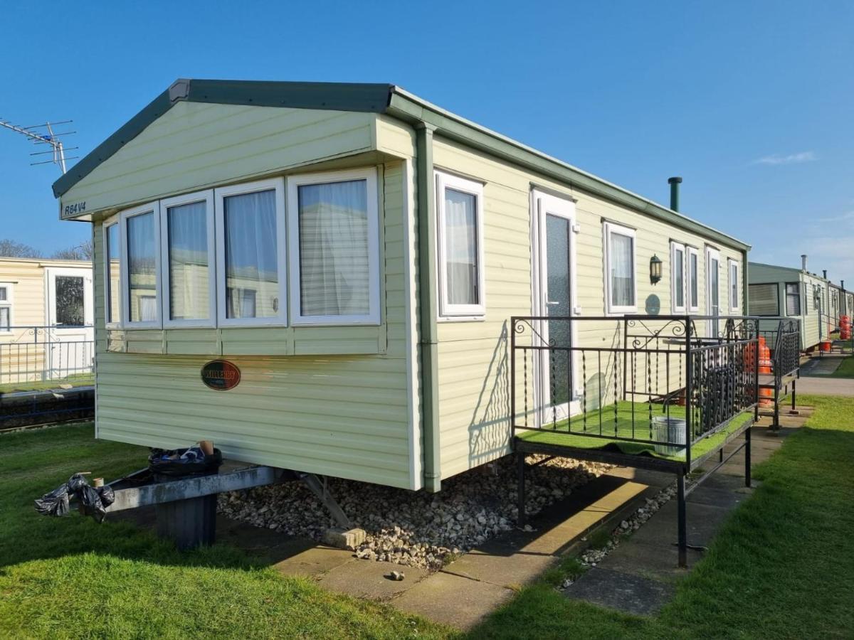 3 Bedroom Sleeps 6 On Coral Beach Ingoldmells Exterior photo